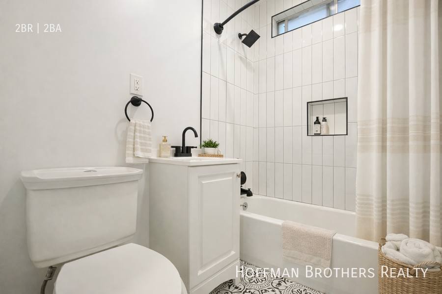 Apartment for rent at 649 N Spaulding Ave #1 4, Los Angeles, CA 90036