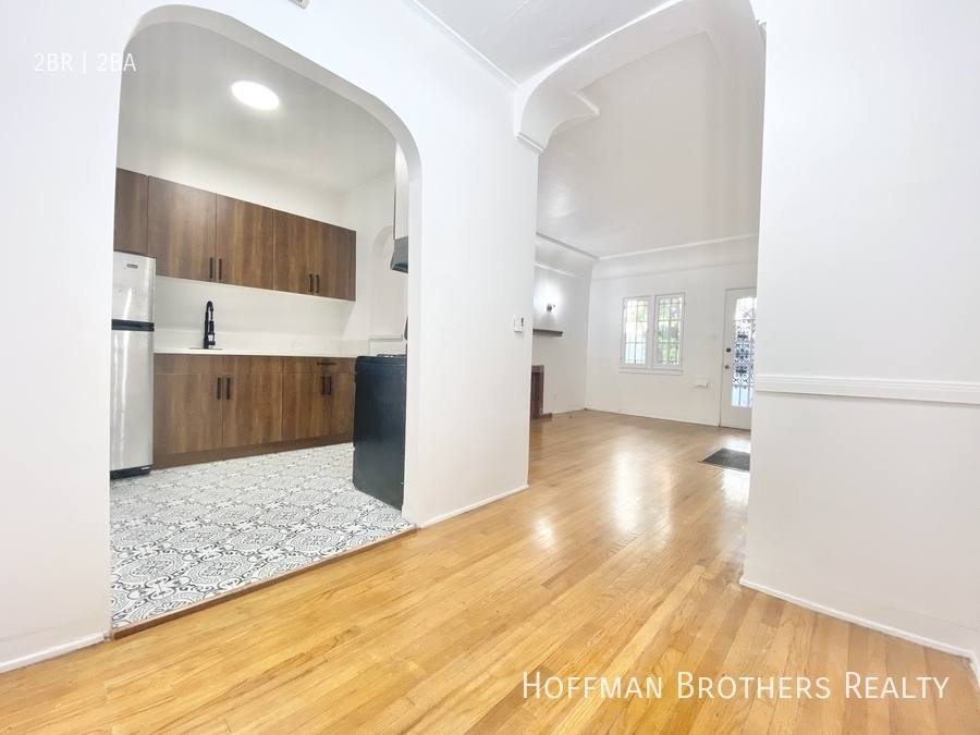 Apartment for rent at 649 N Spaulding Ave #1 4, Los Angeles, CA 90036