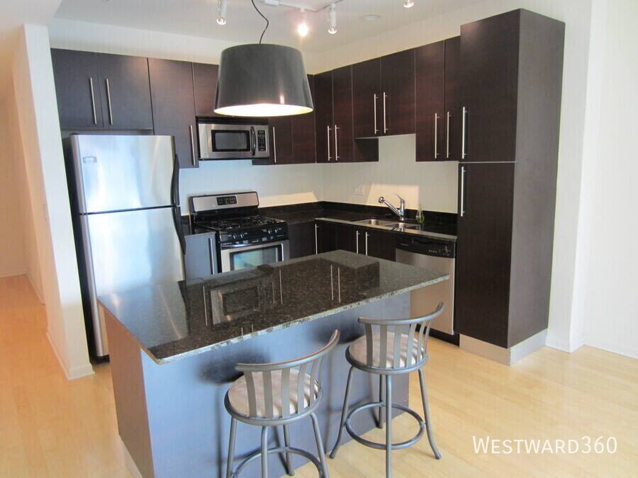 Condo for rent at 225 S Sangamon #605, Chicago, IL 60607
