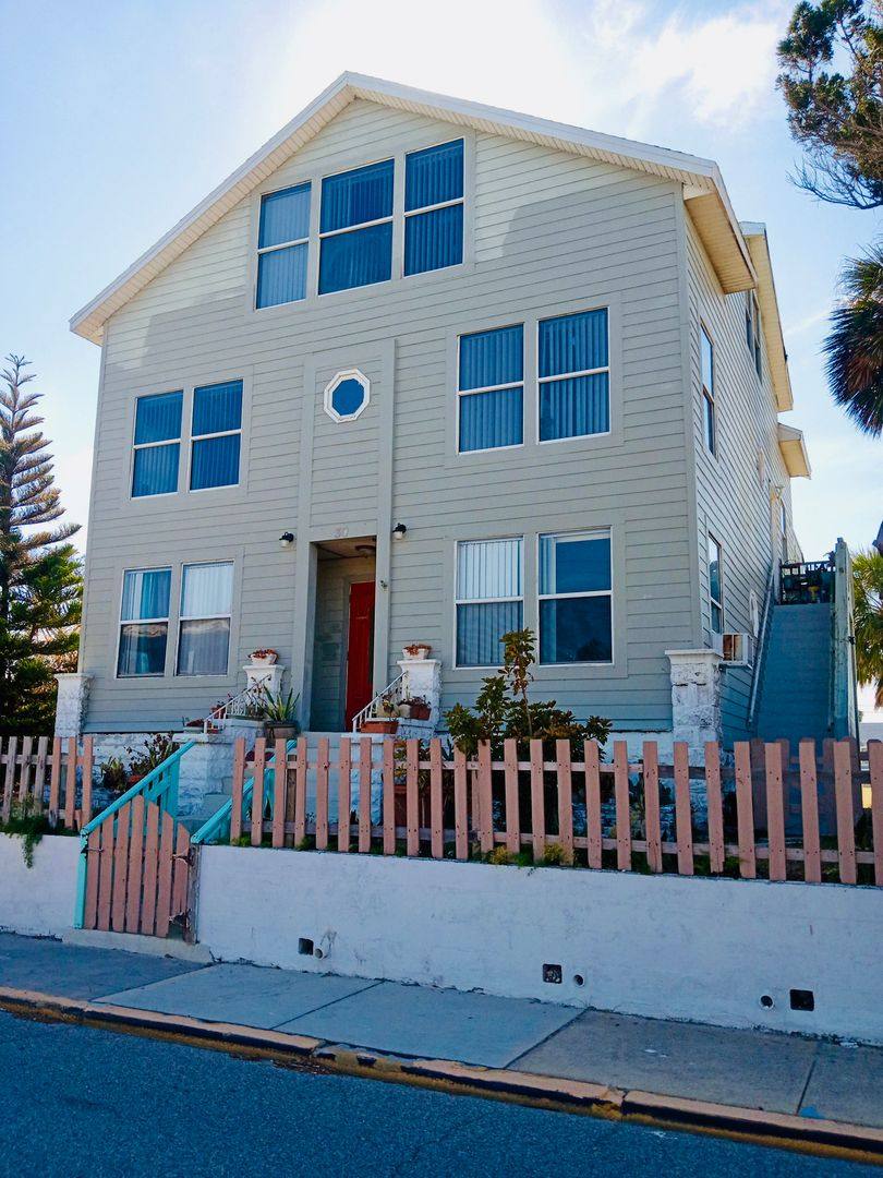Apartment for rent at 30 S Grandview Ave, Daytona Beach, FL 32118