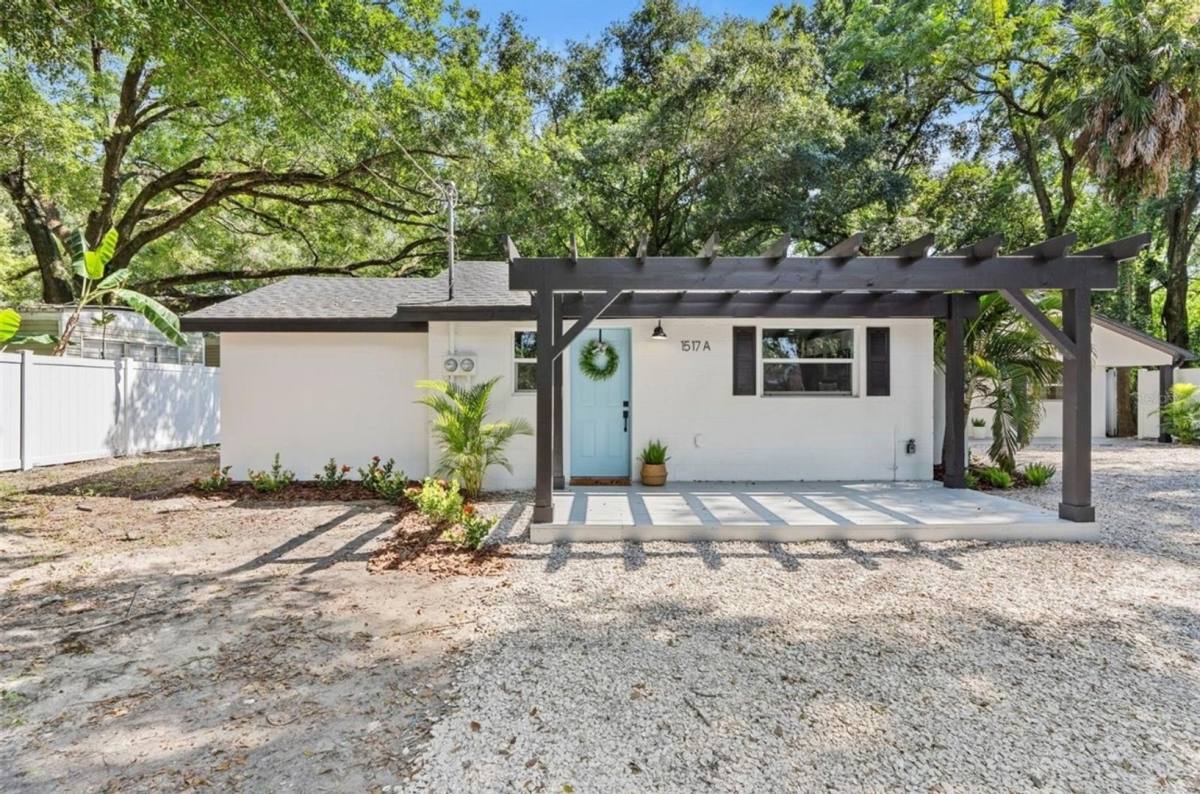 House for rent at 1517 E Giddens Ave, Tampa, FL 33610