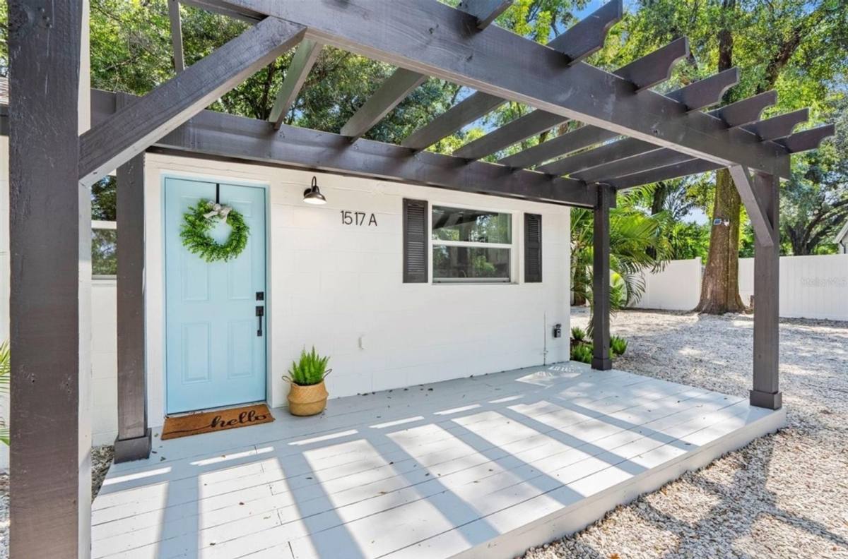 House for rent at 1517 E Giddens Ave, Tampa, FL 33610