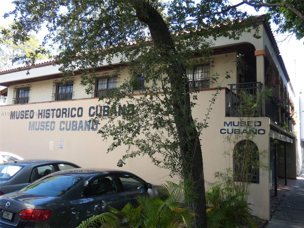 Apartment for rent at 3127 Coral Way #1, Miami, FL 33145