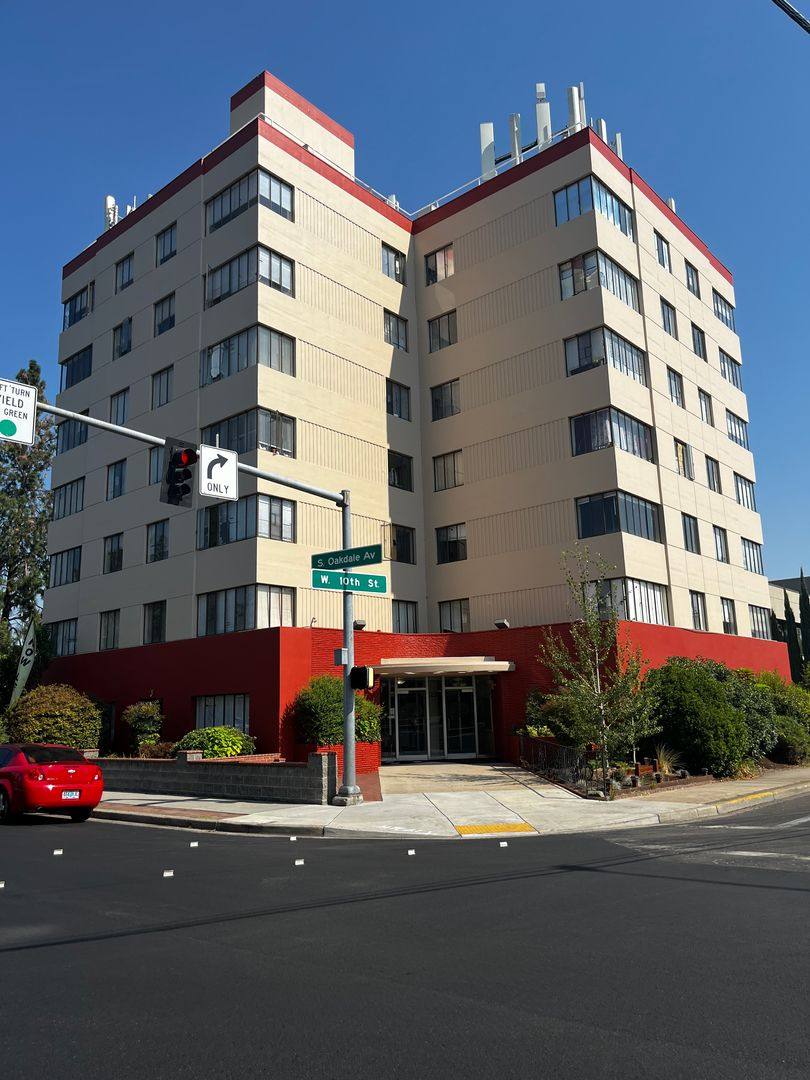 Apartment for rent at 235 S Oakdale Ave, Medford, OR 97501