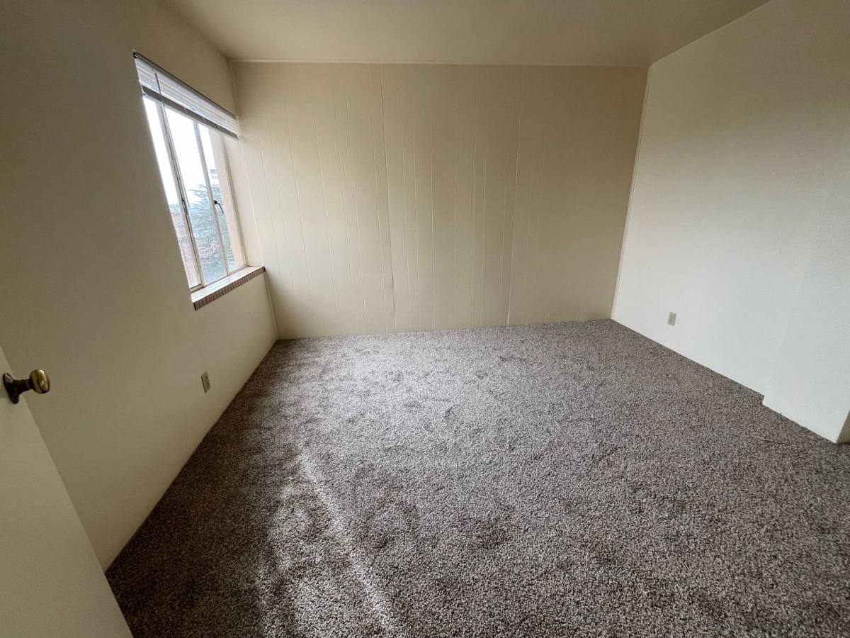 Apartment for rent at 235 S Oakdale Ave, Medford, OR 97501
