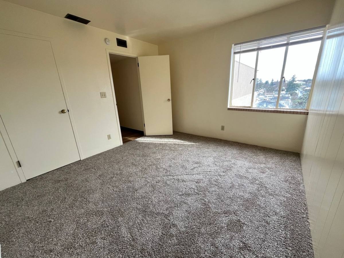 Apartment for rent at 235 S Oakdale Ave, Medford, OR 97501