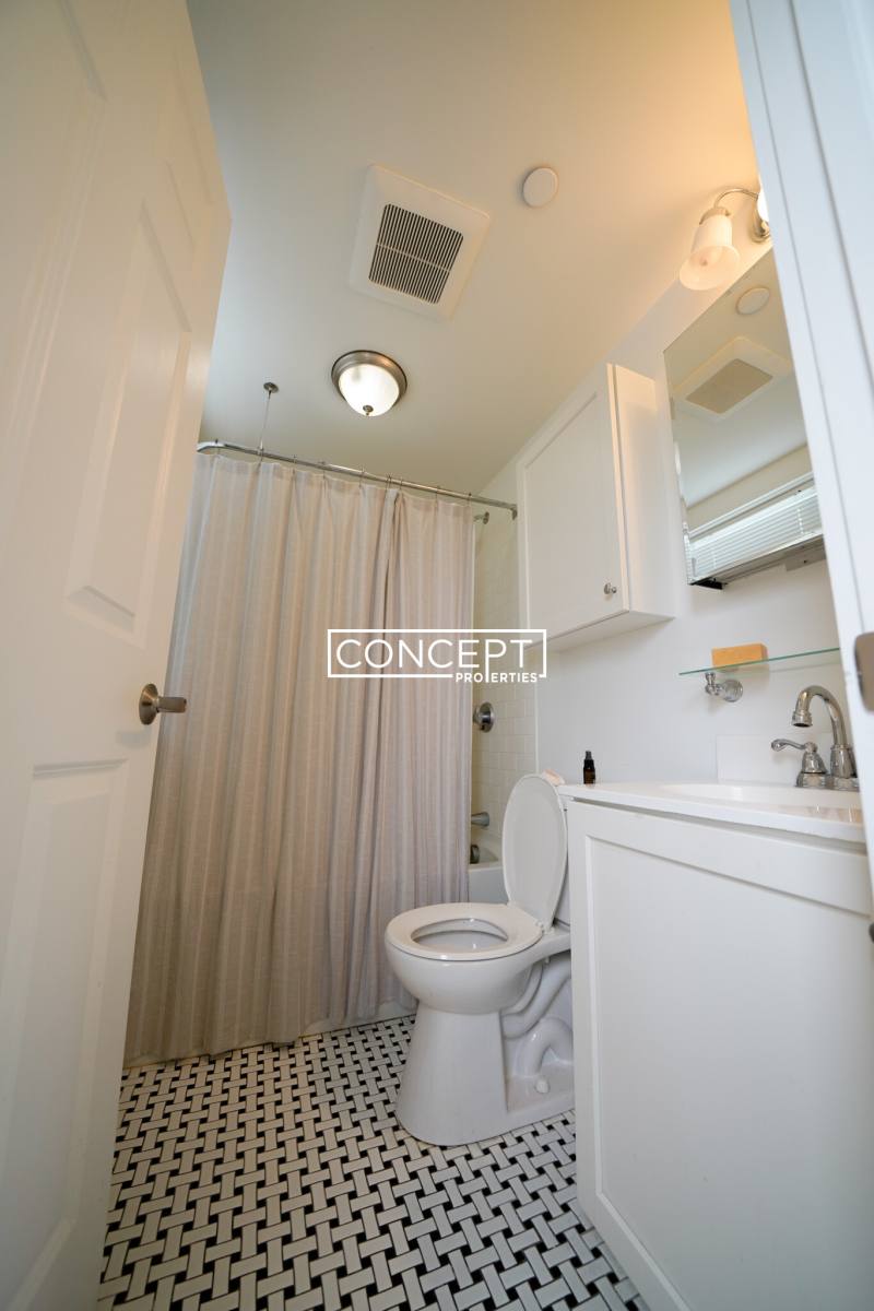 Apartment for rent at 219 Commonwealth Ave #22, Chestnut Hill, MA 02467