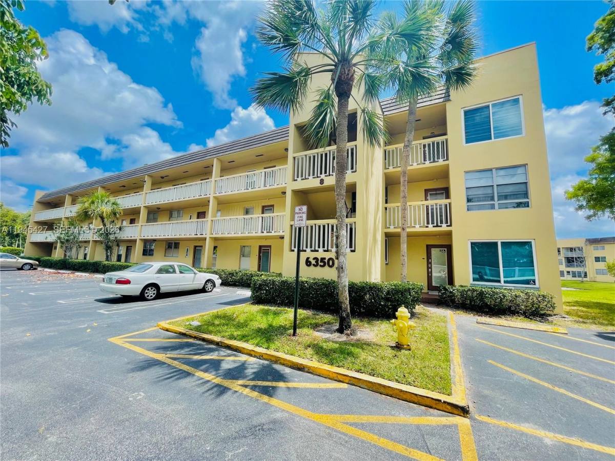 Apartment for rent at 6350 NW 62nd St #308, Fort Lauderdale, FL 33319