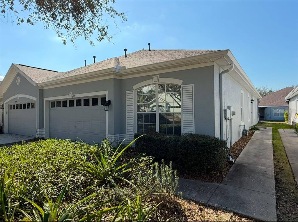 Apartment for rent at 6928 Surrey Oak Dr, Apollo Beach, FL 33572