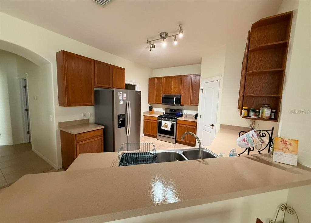 Apartment for rent at 6928 Surrey Oak Dr, Apollo Beach, FL 33572