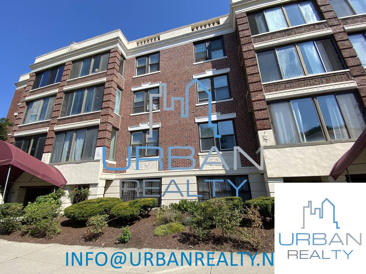 Apartment for rent at 2039 Commonwealth Ave, Brighton, MA 02135