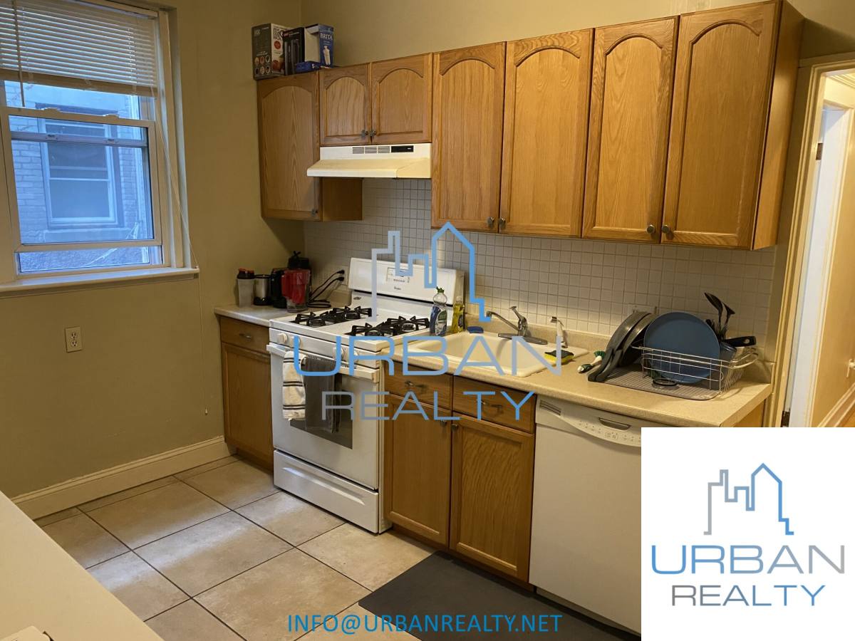 Apartment for rent at 2039 Commonwealth Ave, Brighton, MA 02135
