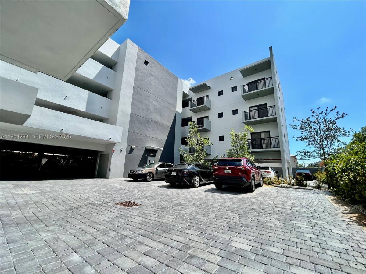 Apartment for rent at 836 SW 2nd St #202, Miami, FL 33130