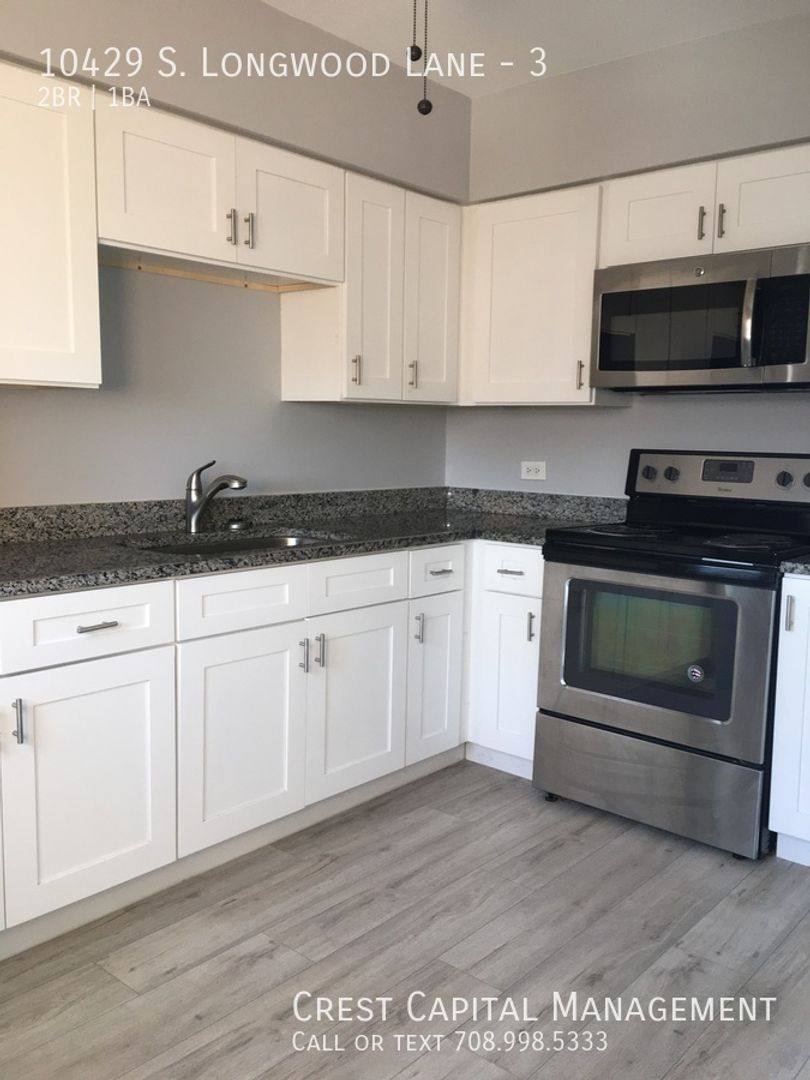 Apartment for rent at 10425-37 S Longwood Lane, Oak Lawn, IL 60453