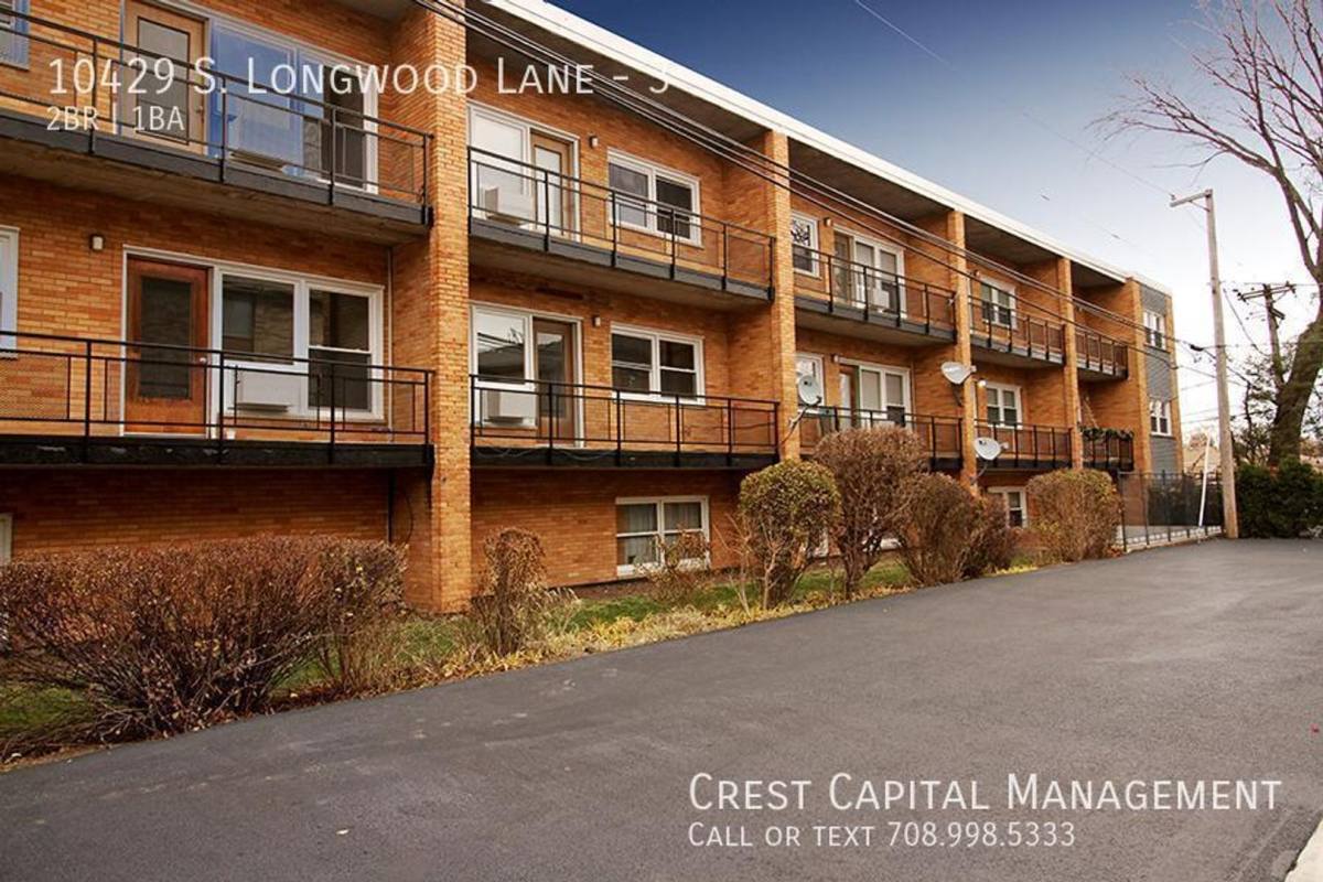 Apartment for rent at 10425-37 S Longwood Lane, Oak Lawn, IL 60453