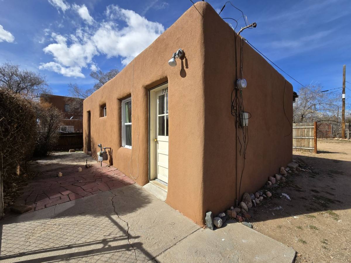 House for rent at 739 Montez Place, Santa Fe, NM 87501