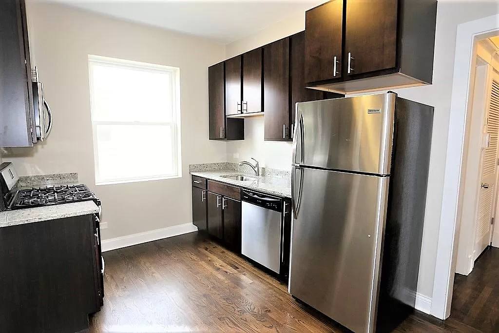 Apartment for rent at 1437 W Carmen #1F, Chicago, IL 60640