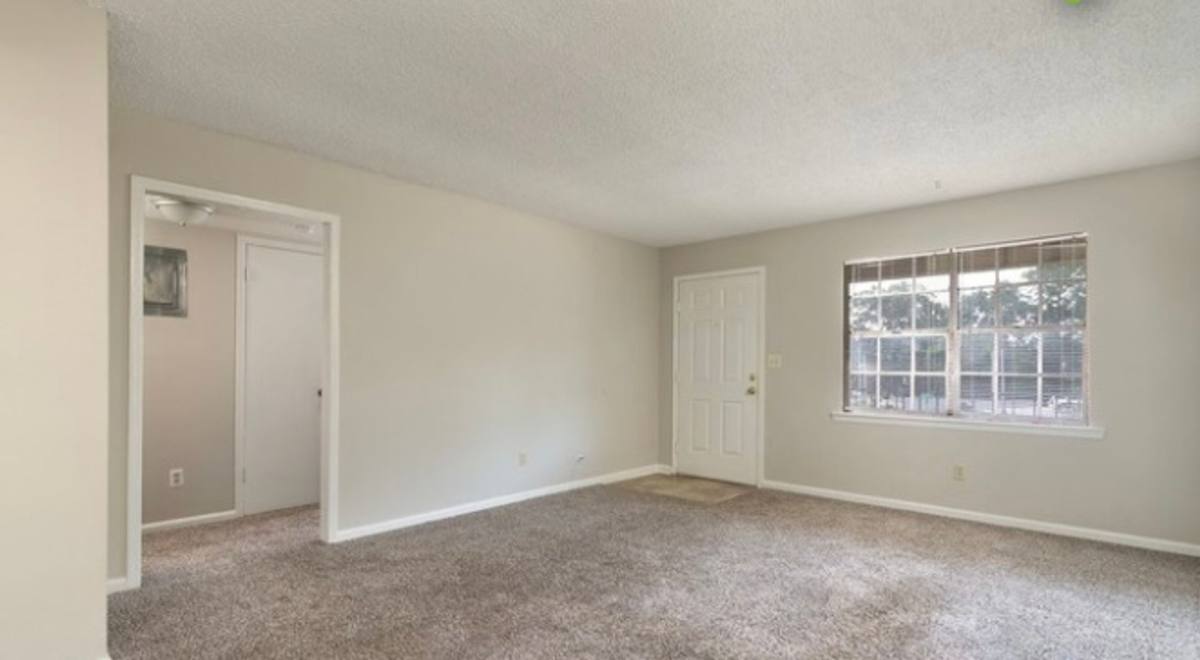 Apartment for rent at 632 33rd St E, Tuscaloosa, AL 35405
