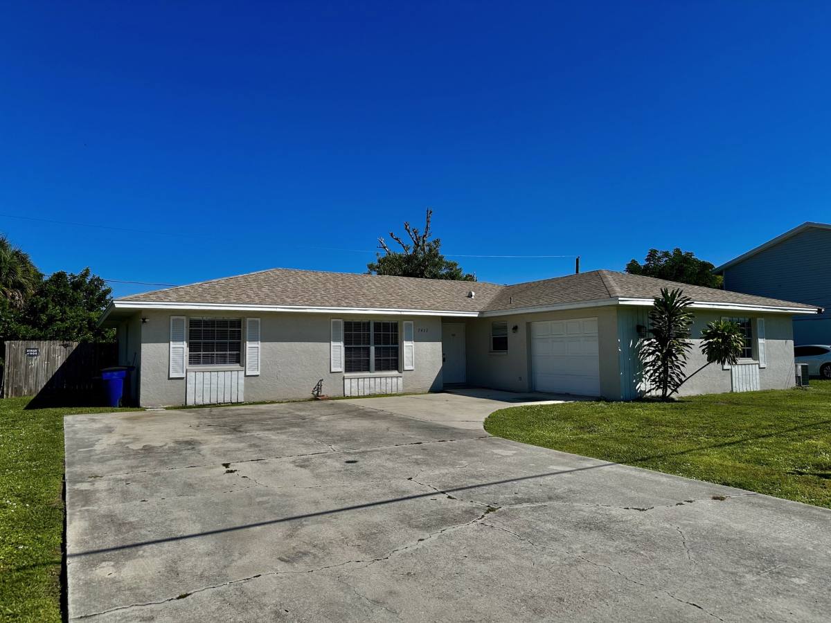 House for rent at 7433 Pebble Beach Rd, Fort Myers, FL 33967