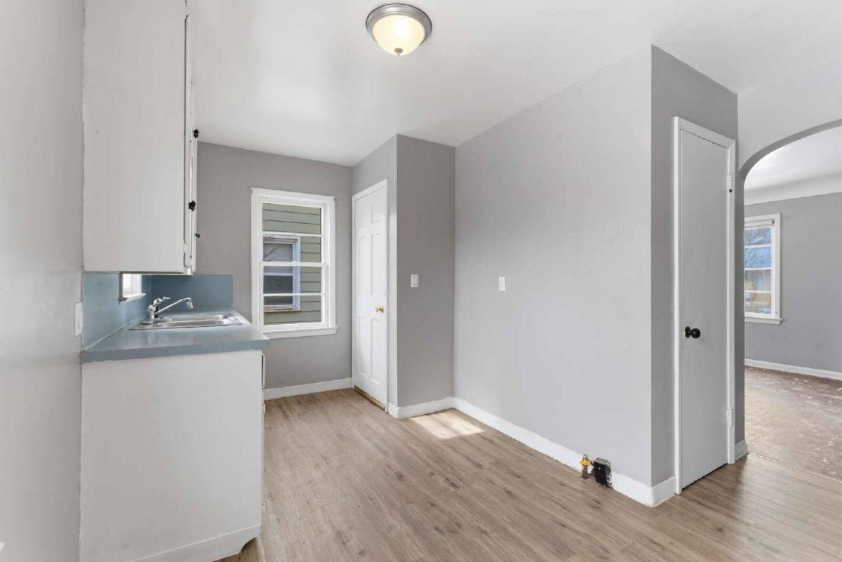 House for rent at 813 Alvord Ave, Flint, MI 48507