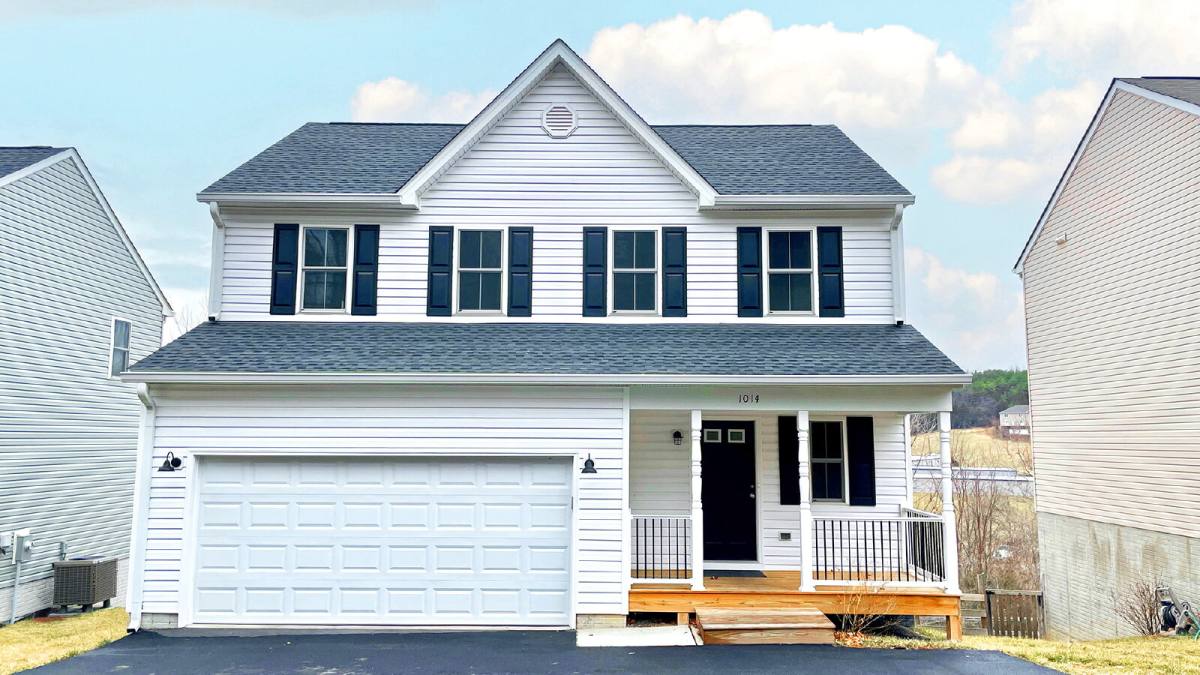 House for rent at 1014 Middlebrook Ave, Staunton, VA 24401