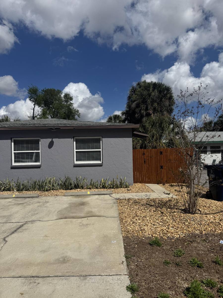 Townhouse for rent at 1711 W Carmen St #B, Tampa, FL 33606