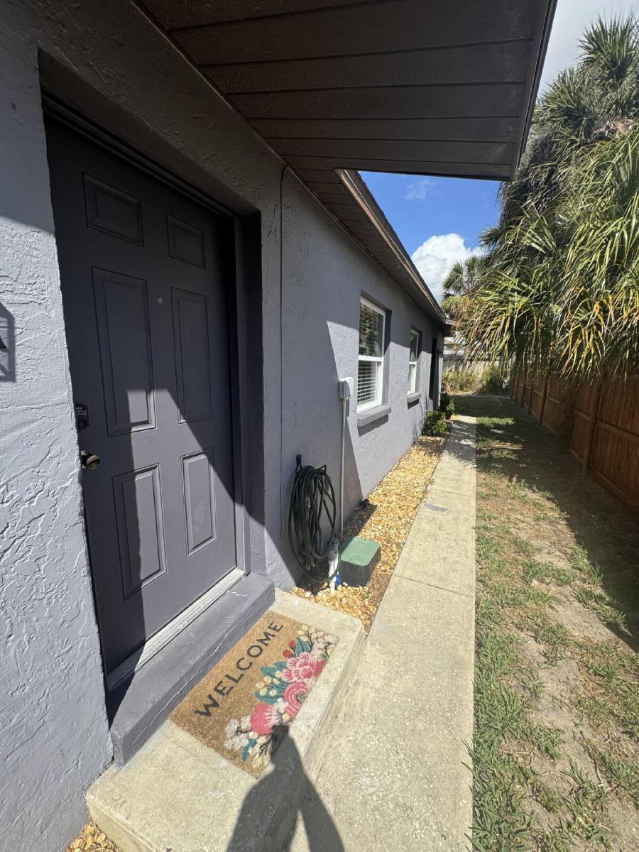 Townhouse for rent at 1711 W Carmen St #B, Tampa, FL 33606