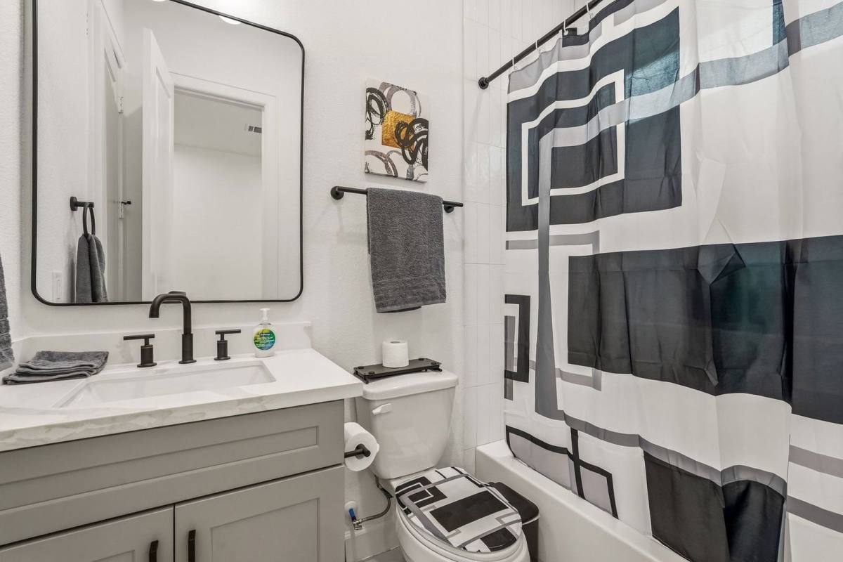 Apartment for rent at 6528 Weston St #A, Houston, TX 77021