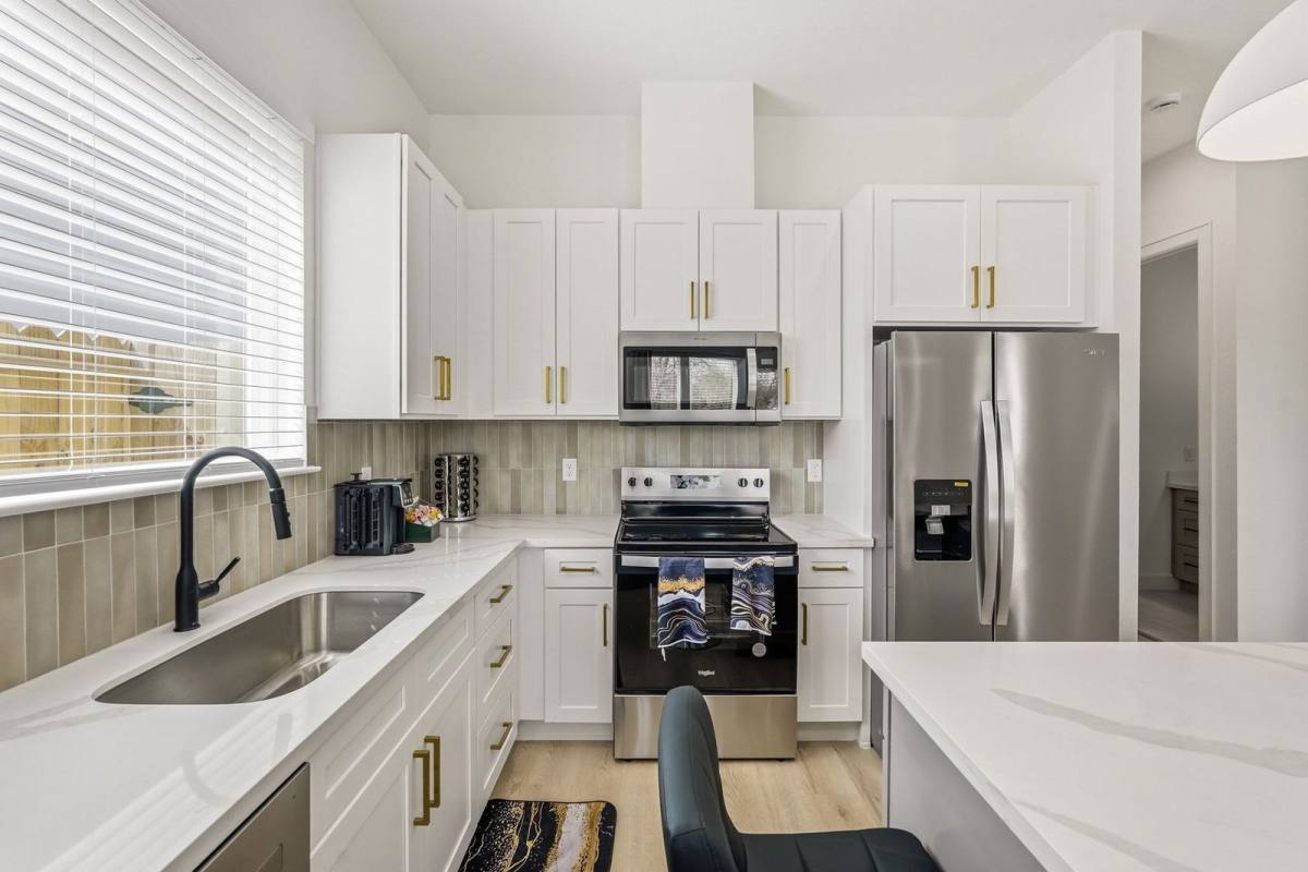 Apartment for rent at 6528 Weston St #A, Houston, TX 77021