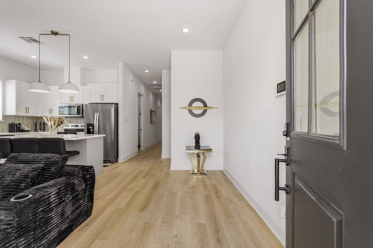 Apartment for rent at 6528 Weston St #A, Houston, TX 77021