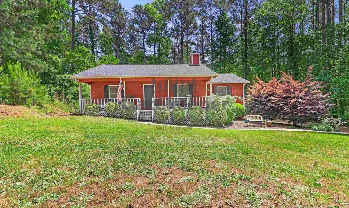 House for rent at 468 Davis Rd, Fayetteville, GA 30215