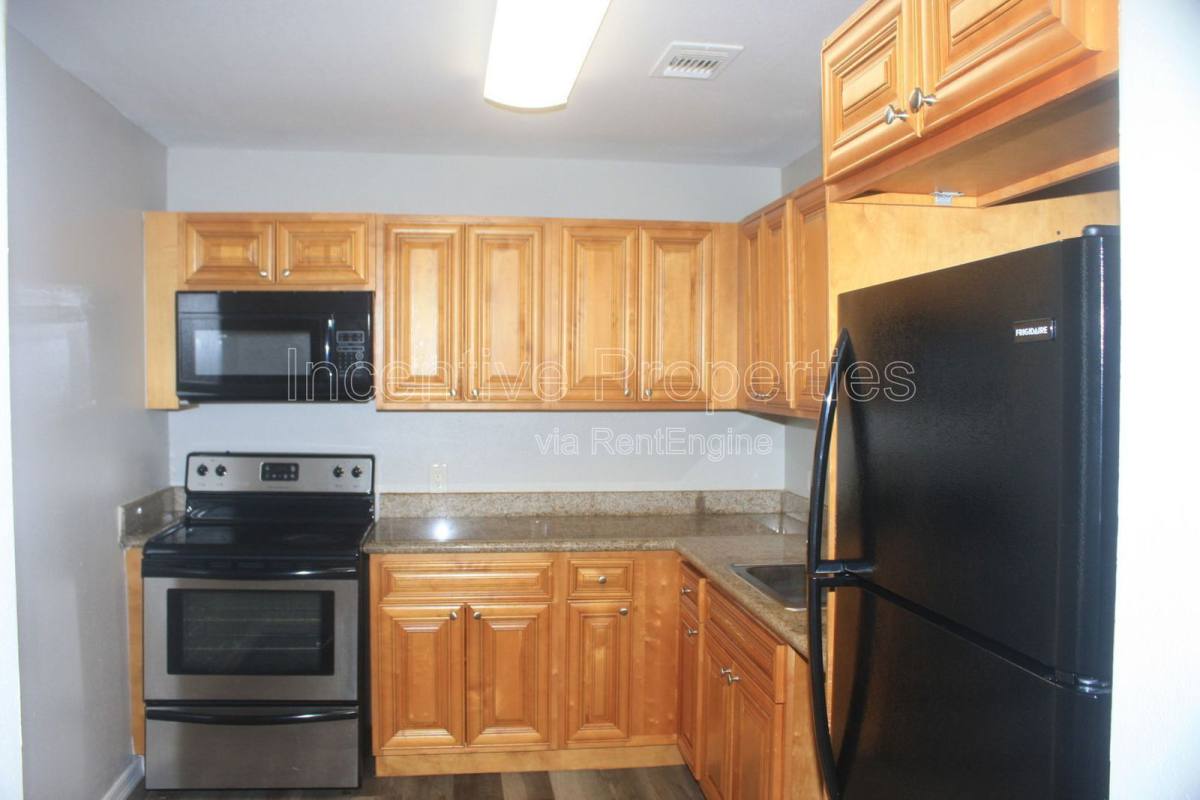 Condo for rent at 4176 Versailles Dr #D, Orlando, FL 32808