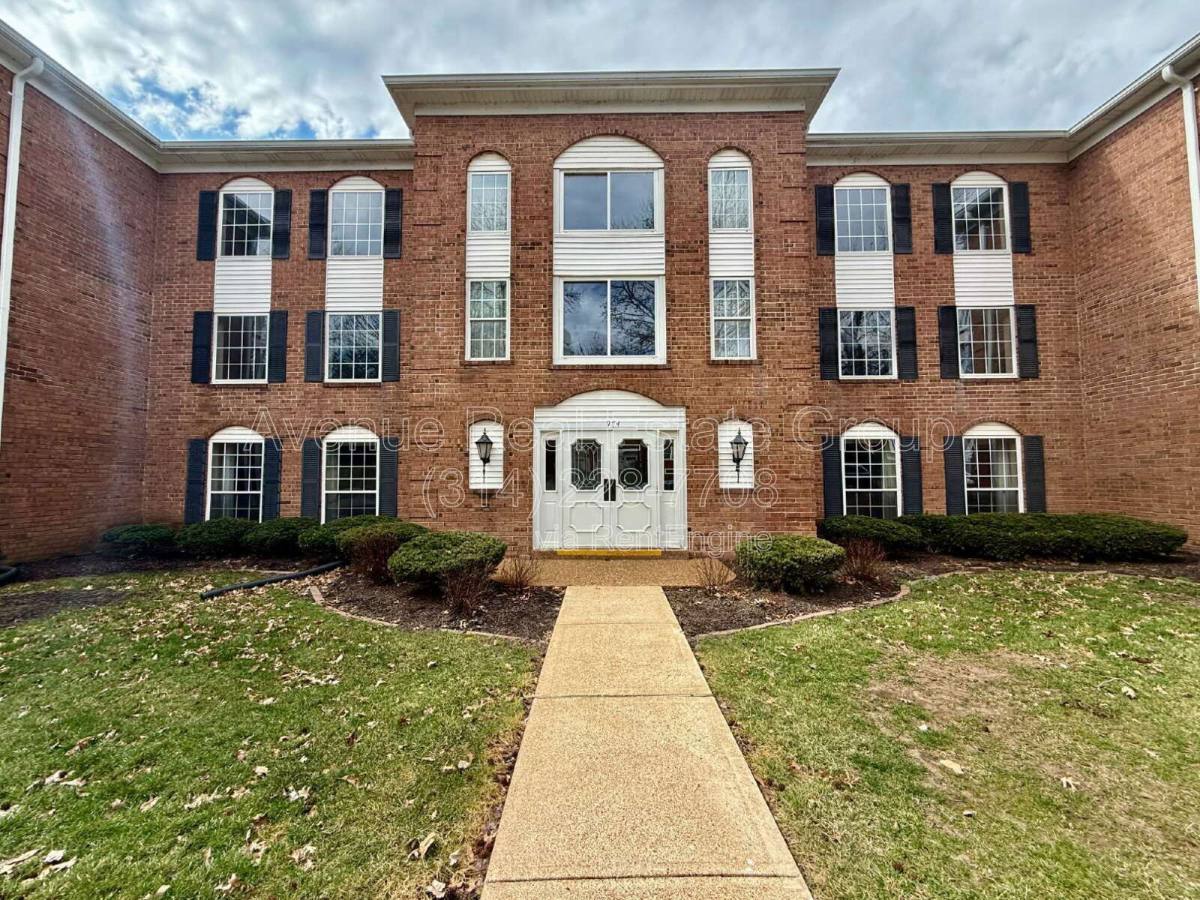 Apartment for rent at 974 Claytonbrook Dr #2D, Ballwin, MO 63011