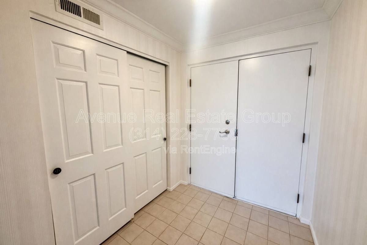 Apartment for rent at 974 Claytonbrook Dr #2D, Ballwin, MO 63011