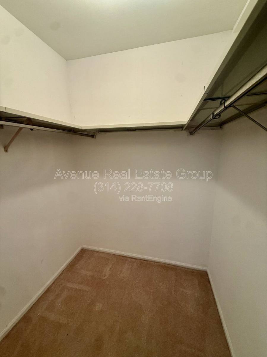 Apartment for rent at 974 Claytonbrook Dr #2D, Ballwin, MO 63011