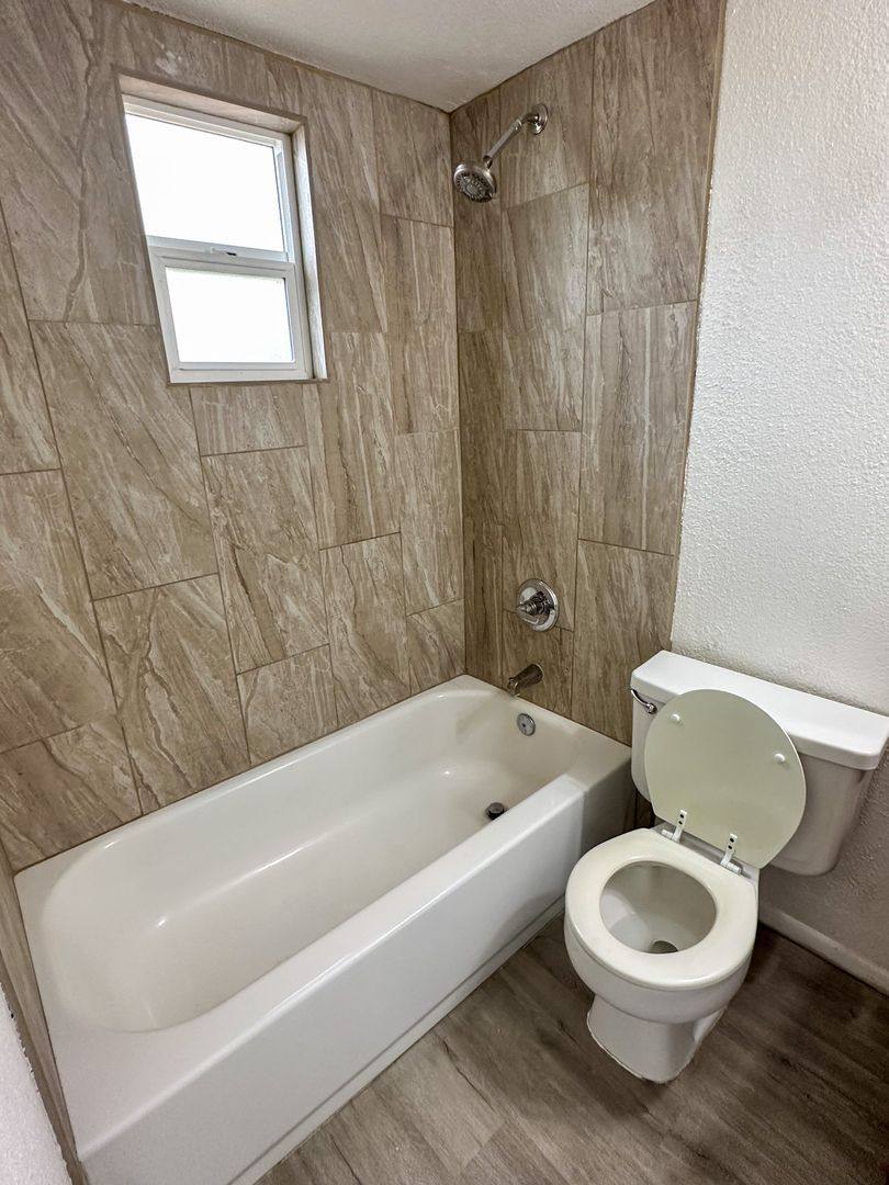 Apartment for rent at 1376 N Country Club Rd, Tucson, AZ 85716