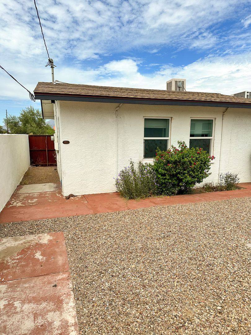 Apartment for rent at 1376 N Country Club Rd, Tucson, AZ 85716
