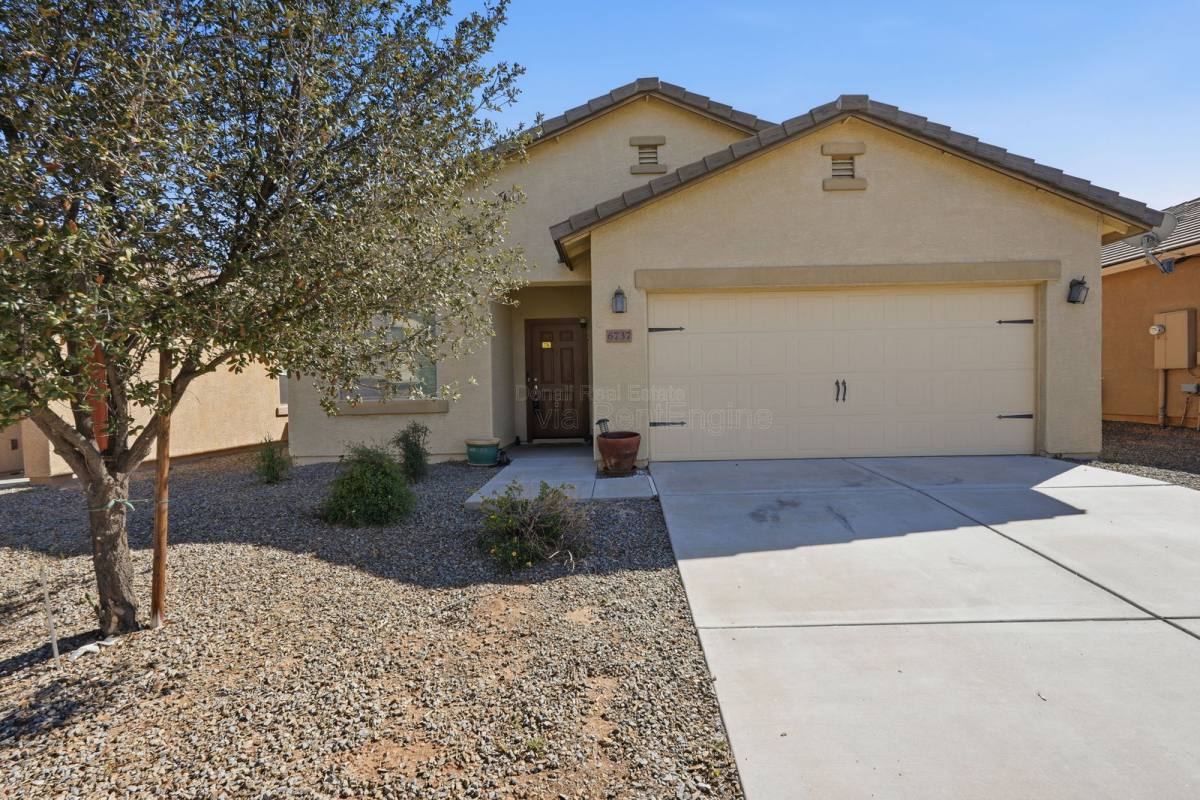 House for rent at 6737 S Cut Bow Dr, Tucson, AZ 85757