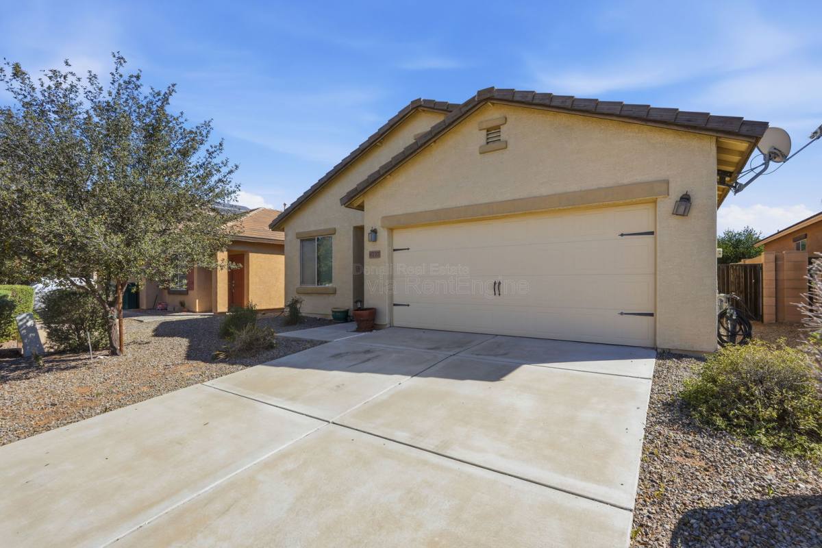House for rent at 6737 S Cut Bow Dr, Tucson, AZ 85757