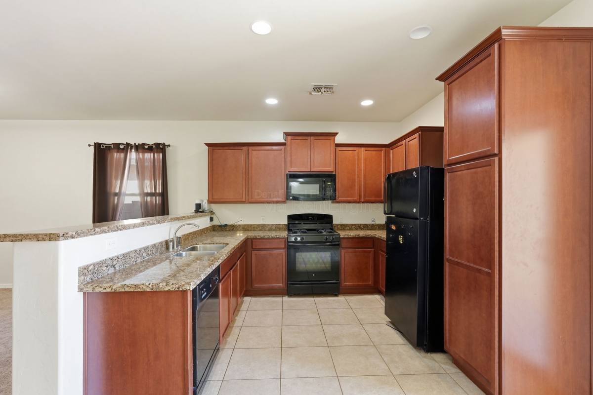 House for rent at 6737 S Cut Bow Dr, Tucson, AZ 85757