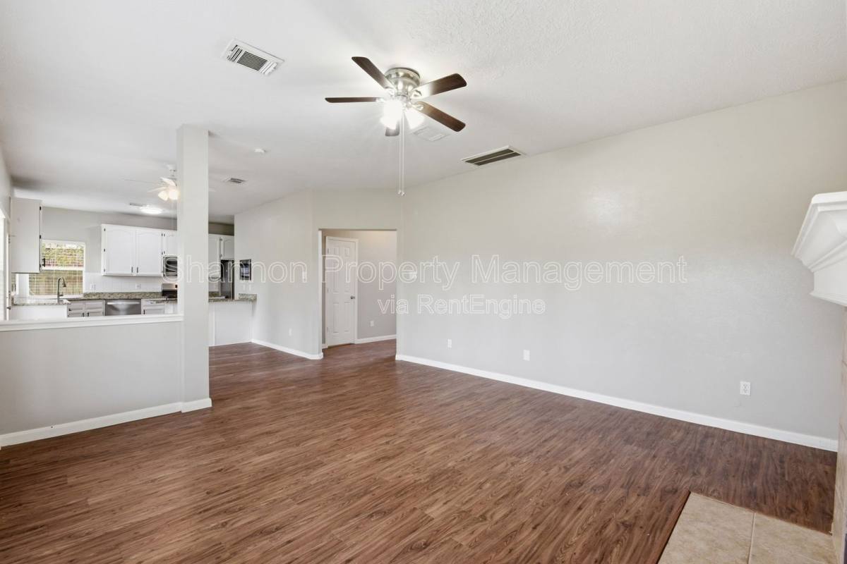 House for rent at 3327 Shady Glen Lane, Missouri City, TX 77459