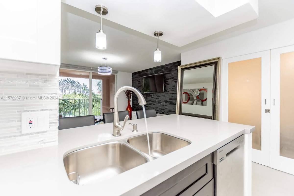 Apartment for rent at 19655 E Country Club Dr, Miami, FL 33180