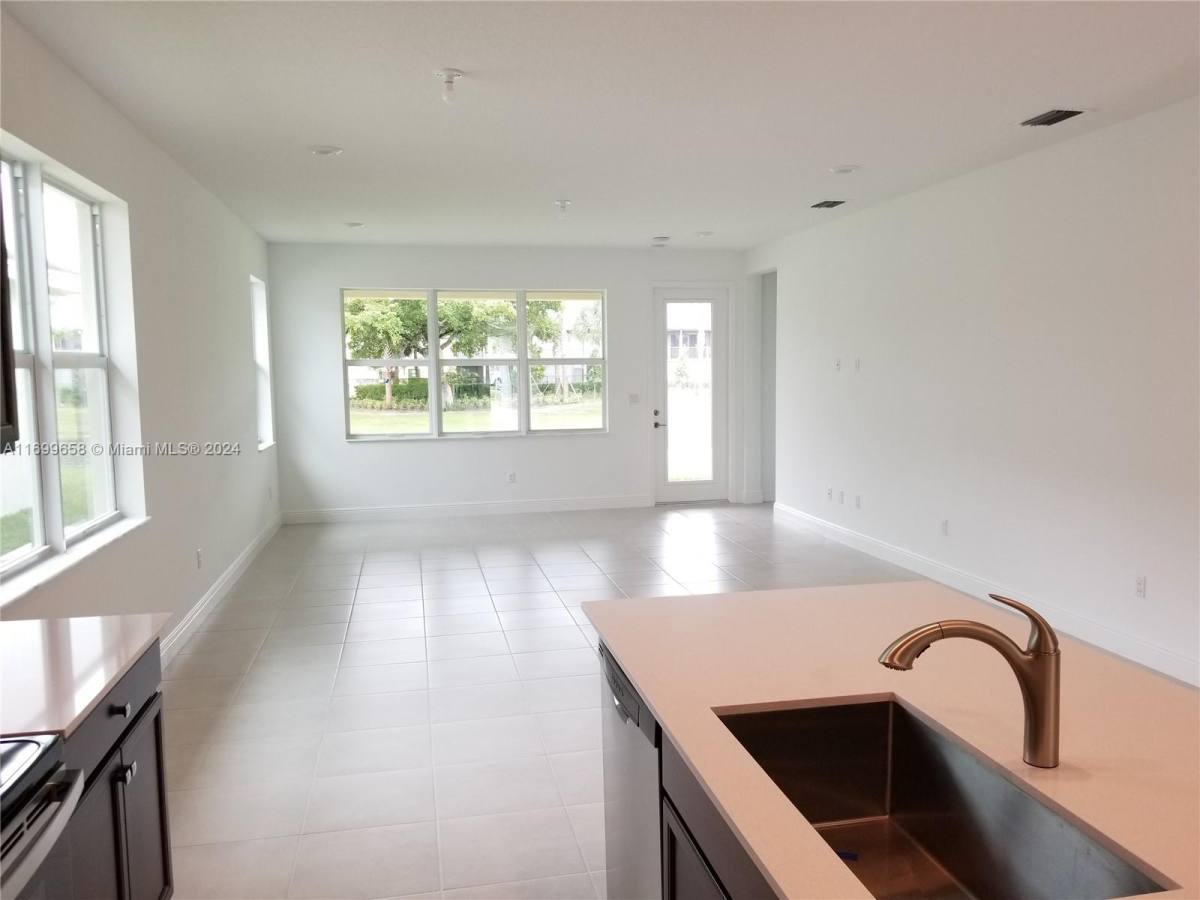 Apartment for rent at 4129 Marina Way, Pompano Beach, FL 33064