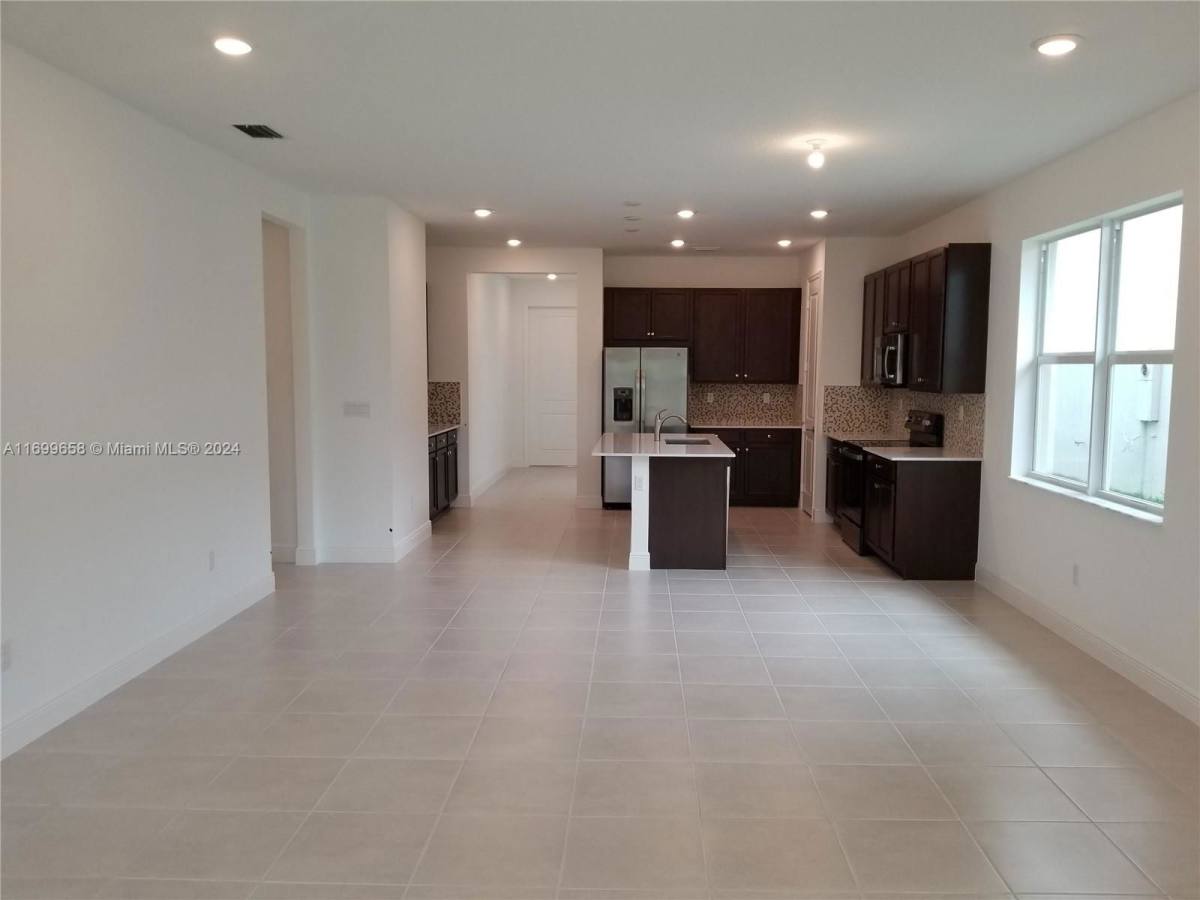 Apartment for rent at 4129 Marina Way, Pompano Beach, FL 33064
