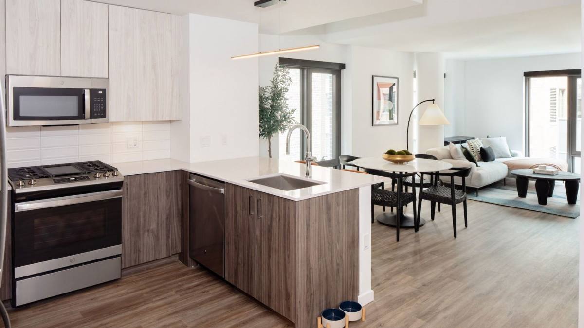 Apartment for rent at 166 N Aberdeen St #2004, Chicago, IL 60607