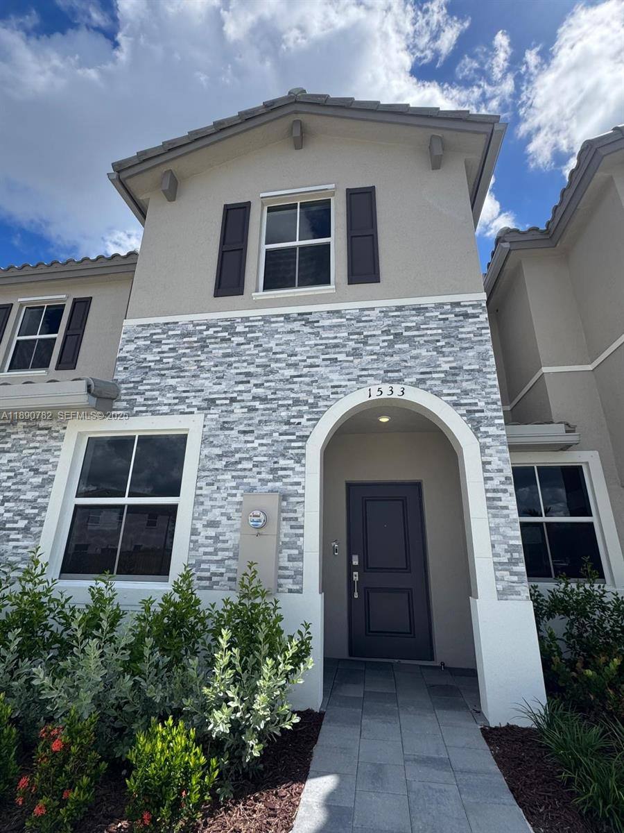 Townhouse for rent at 1533 SE 27th Rd, Homestead, FL 33035