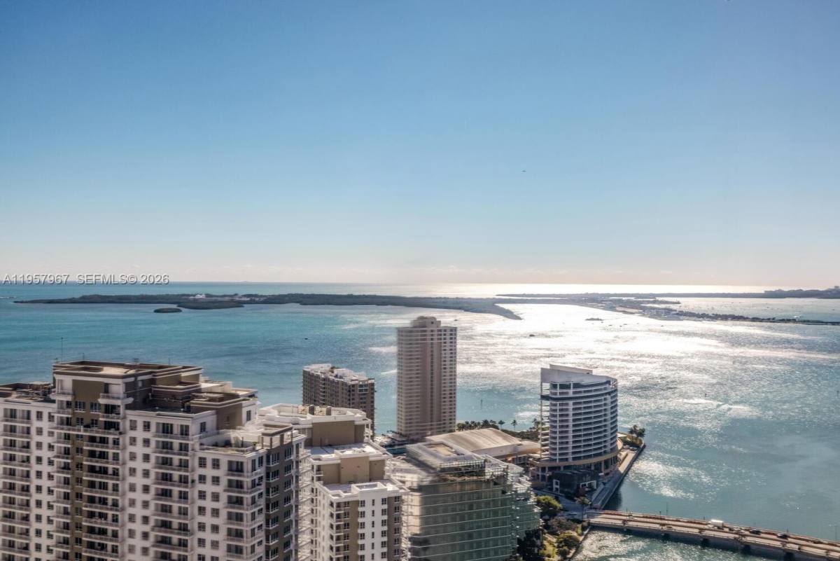 Apartment for rent at 465 Brickell Ave #4003, Miami, FL 33131