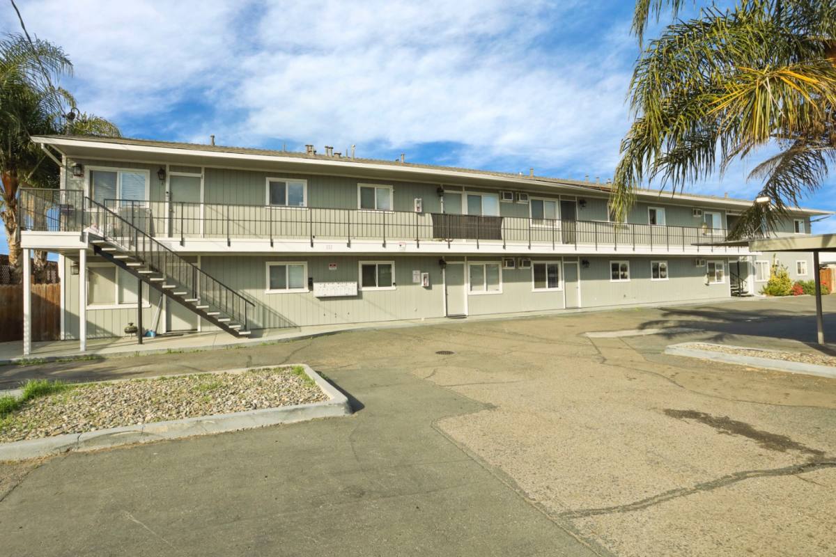 Apartment for rent at 111 N Walnut Ave #1, Manteca, CA 95337