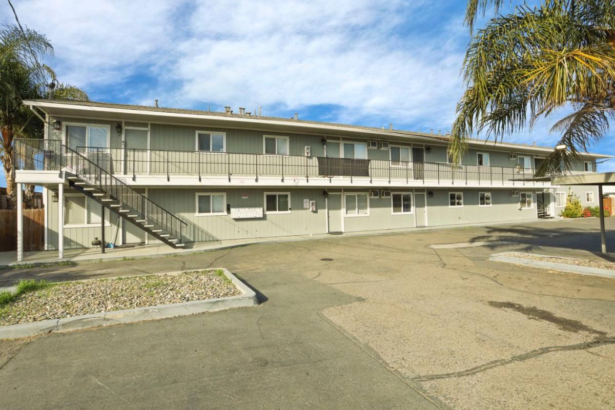 Apartment for rent at 111 N Walnut Ave #1, Manteca, CA 95337