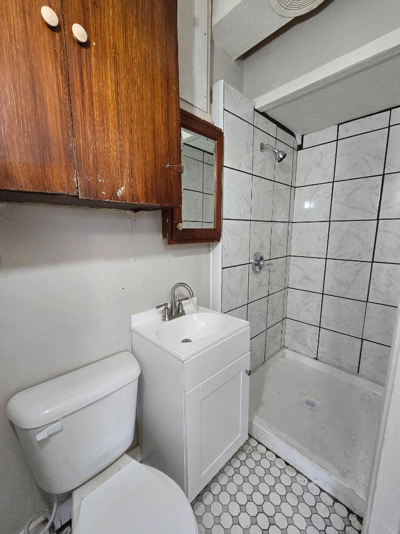Apartment for rent at 137 4th Ave SE #1, Oelwein, IA 50662